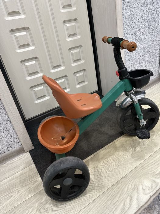 Детский трехколесный велосипед