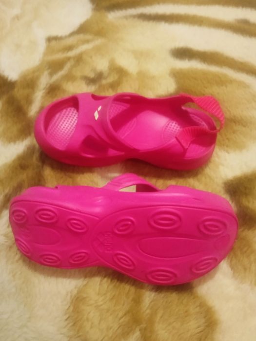 Сланцы  Arena для девочки 2 - 3 года