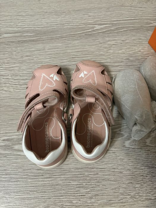 Босоножки для девочки 3-4 лет