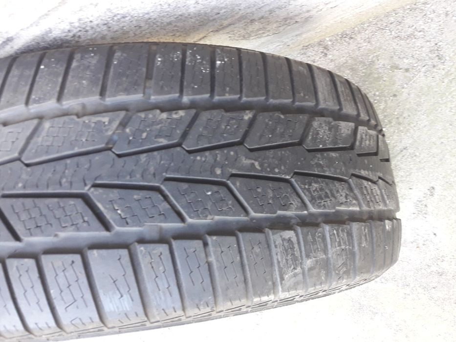 2 броя летни и 1 брой зимни гуми