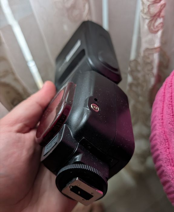 Вспышка Triopo TR-950 н