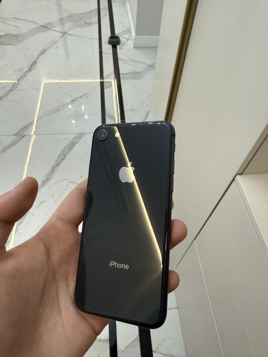 Iphone 8 64 gb в хорошем состоянии