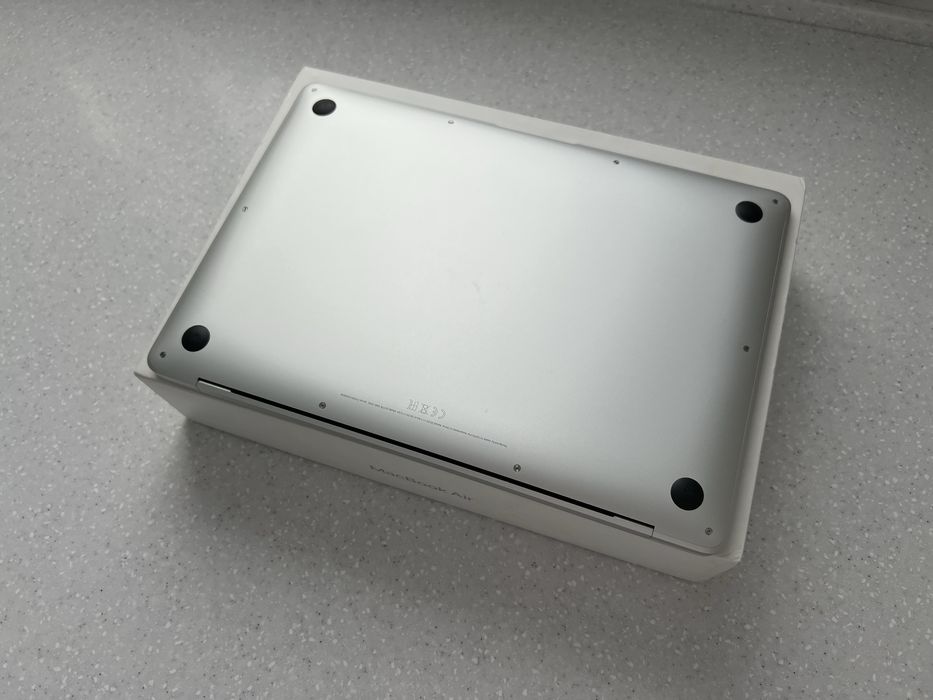 Macbook air 8/256