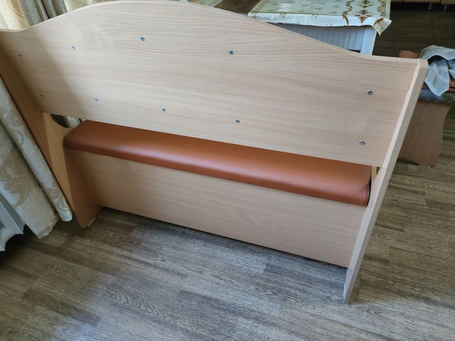 Продам кухонный уголок (диван)