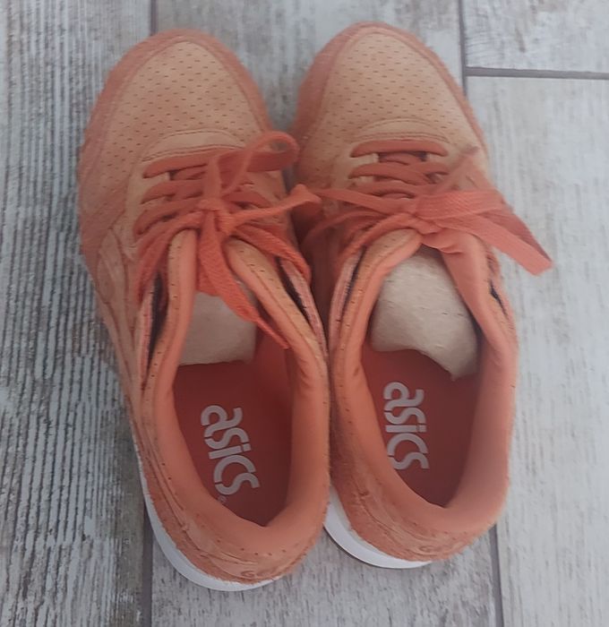 Дамски сникърси ASICS