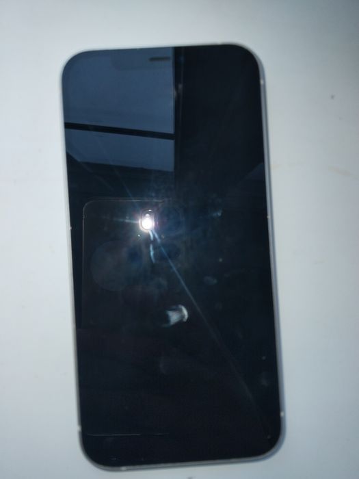 Продам iPhone 12