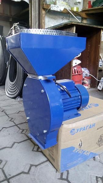 Продам зернодробилки разные