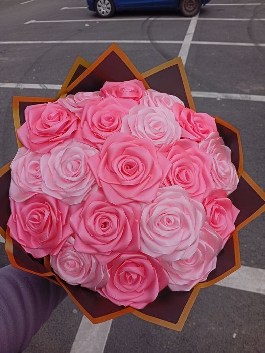 Buchet 19 trandafiri din satin