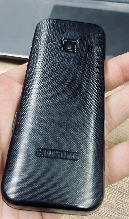 Кнопочный Samsung C3322 Duos La Fleur 2.2