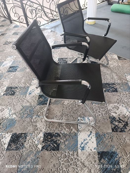 Продам офисные кресла