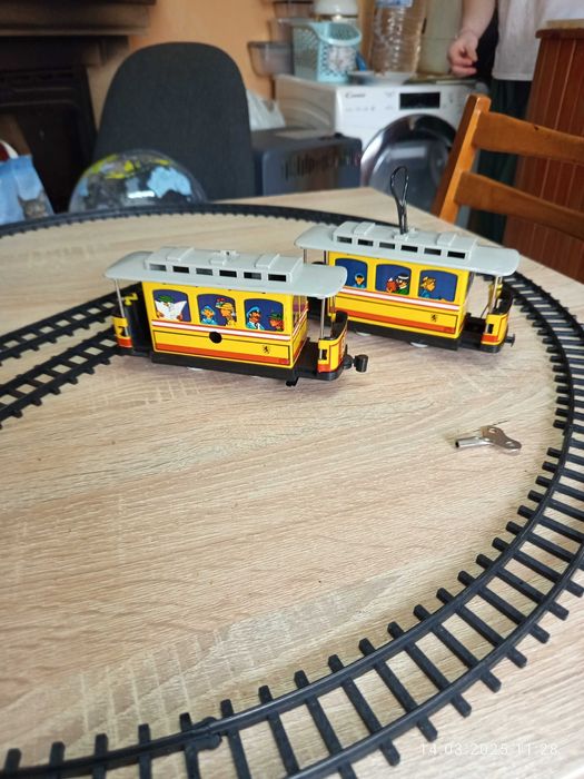 Ретро влак тенекиен