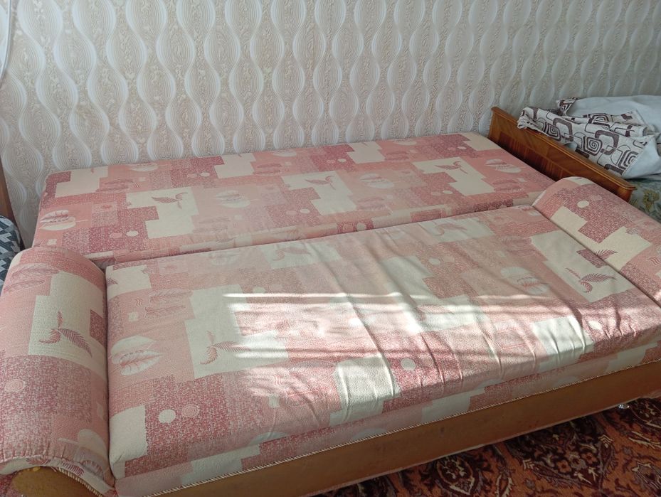 Отдам даром диван