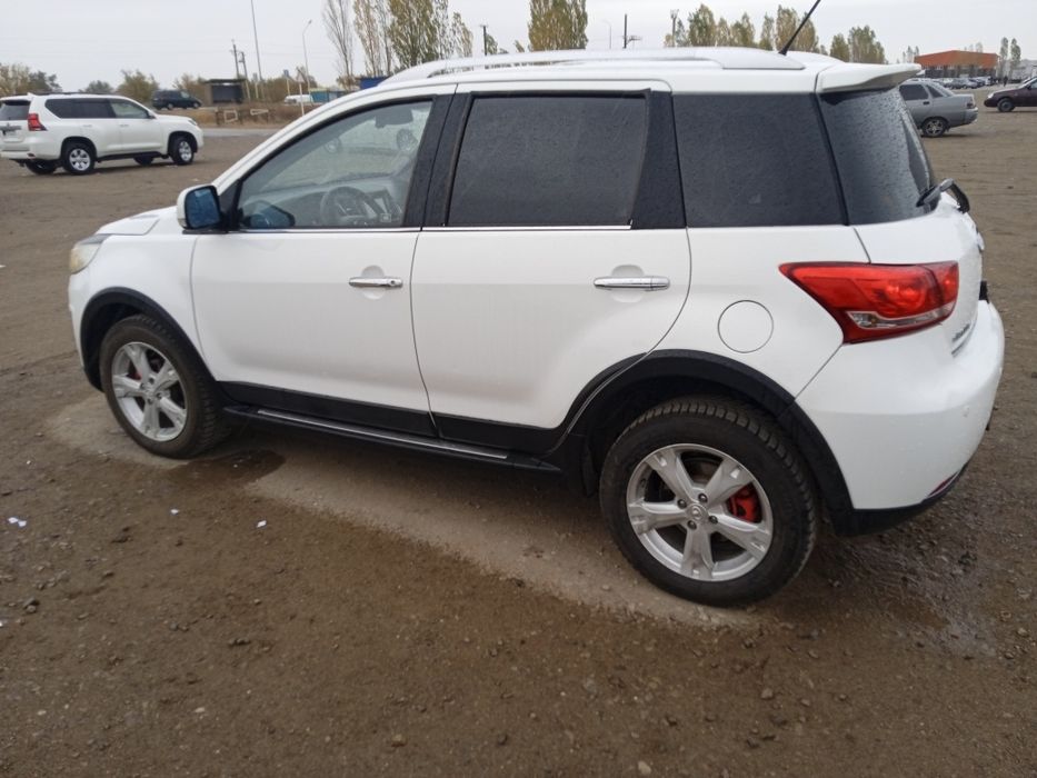 Ховер-М4 кроссовер.