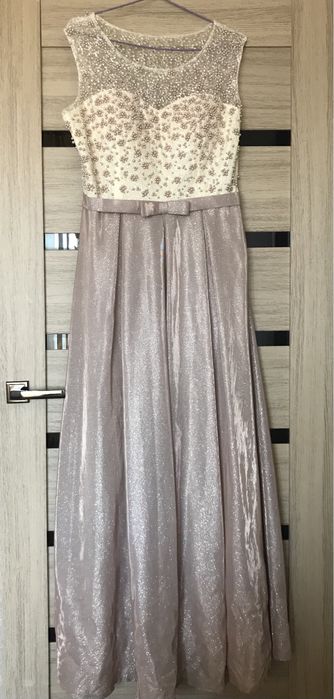 Продам платье длинное