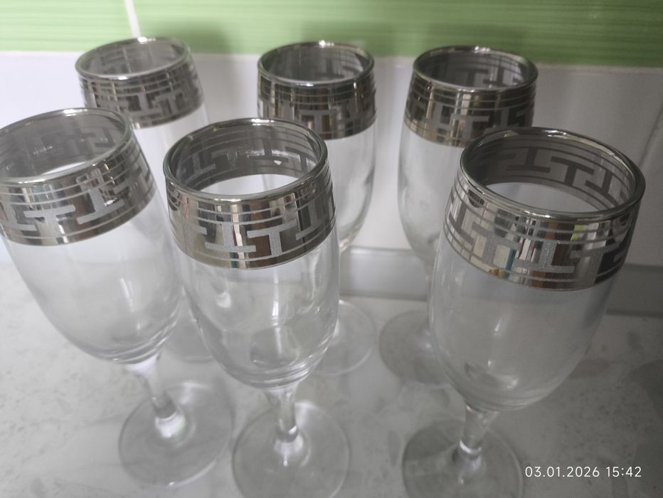 Бокалы ,стаканы,фруктовница