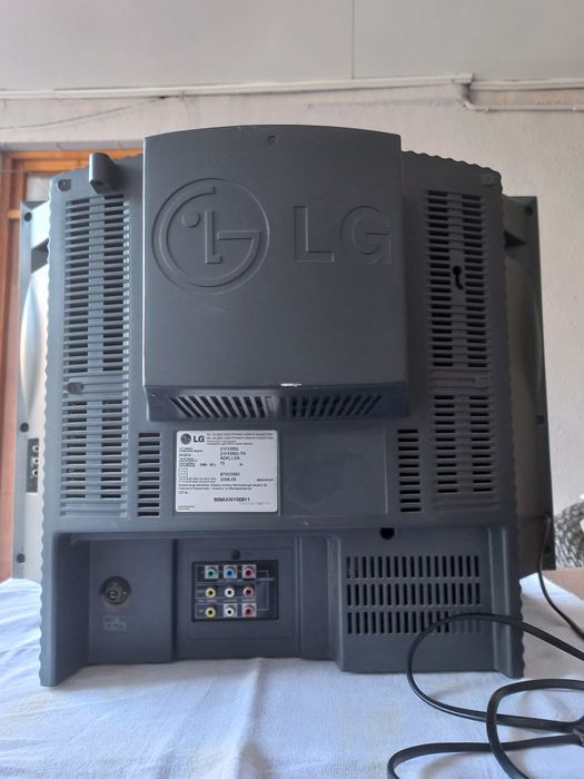 LG televizor sotiladi holati yaxshi ishlaydi