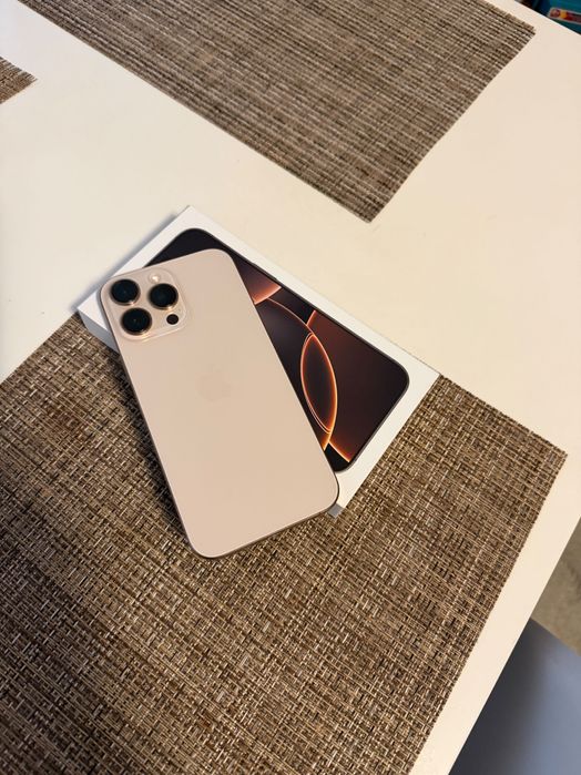 Iphone 16 pro max 256 като нов 100% батерия