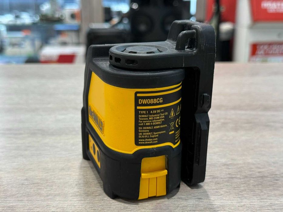 Лазерен нивелир DEWALT DW088CG