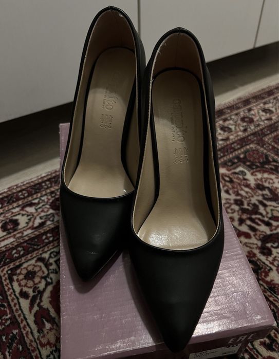 Дамски обувки с ток