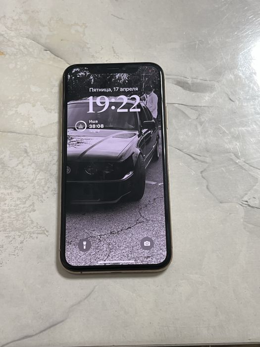 Продам Айфон Xs 64G
