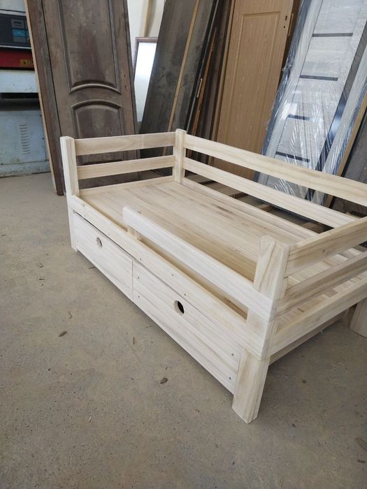 Мебель на заказ из цельной древесины павлонии