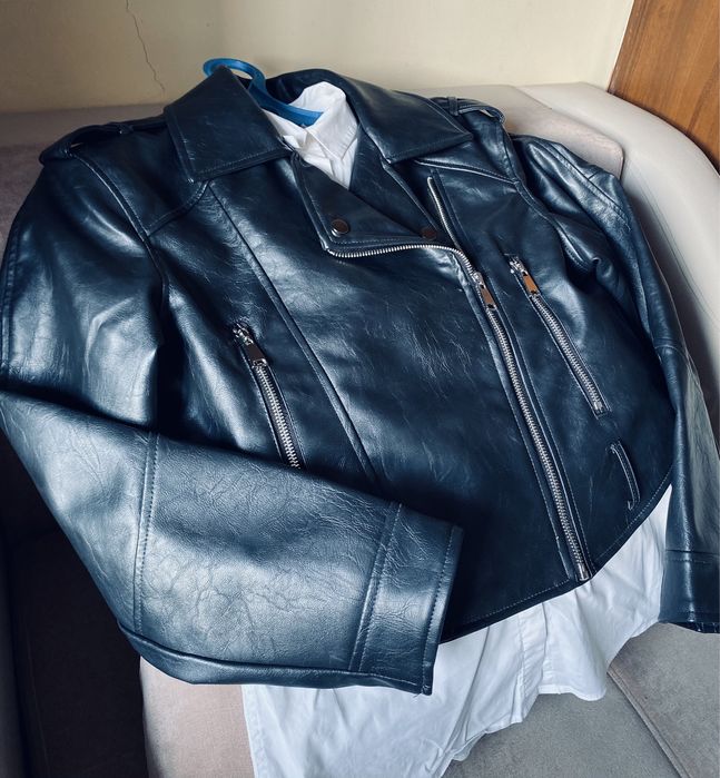 Женская косуха (кожаная куртка), Sinsay, размер М, 7500 тенге. Новая.