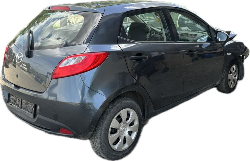 Mazda 2 1.3i Мазда 2 1.3 на части!!