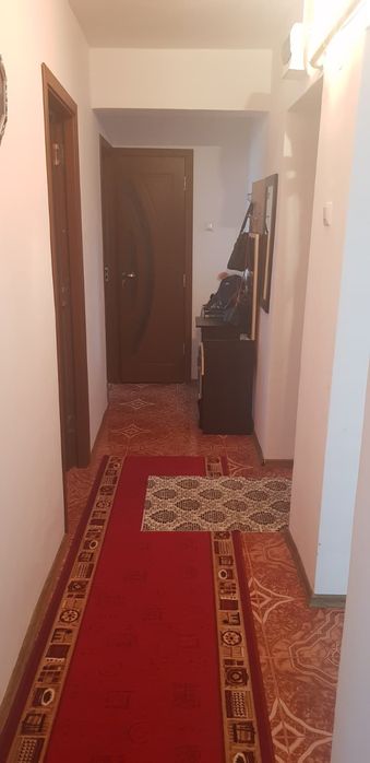 Vând apartament cu 4 camere în orașul Drăgănești Olt