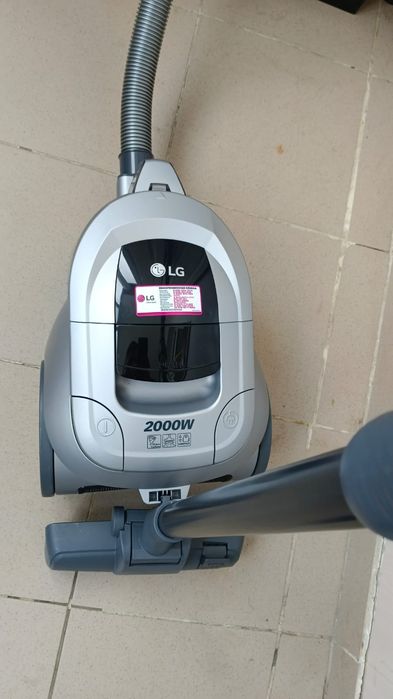 Пылесос LG 2000W