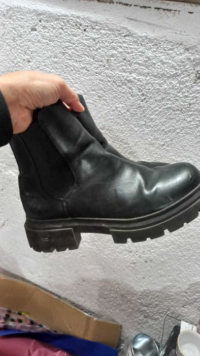 Огромен сет детски дрехи ,три якета и 6 чифта обувки за дете -около10г