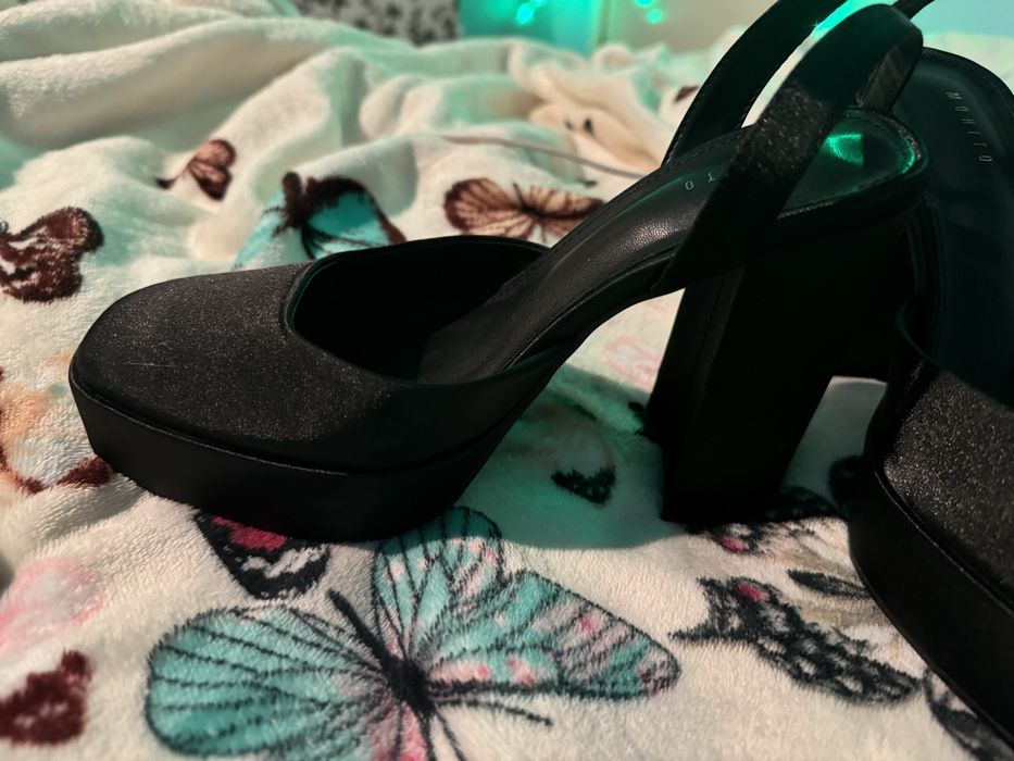 Tocuri pentru femei/fete