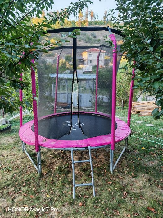 Продавам батут klarfit 2.5m