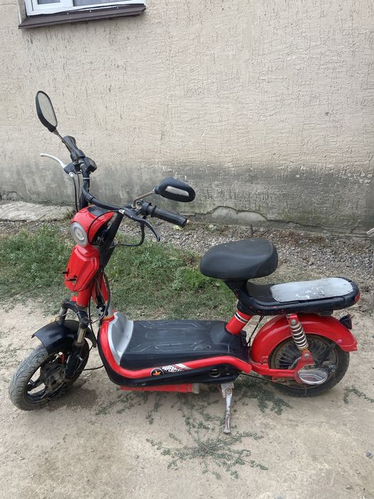 Продаю скутер 40 к