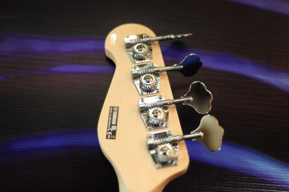 Бас гитара YAMAHA BB234