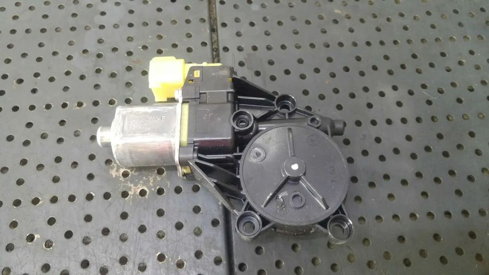 Motoras macara dreapta fata ford fiesta 6 cb1 ccn 8a6114553b 8a6114553bc