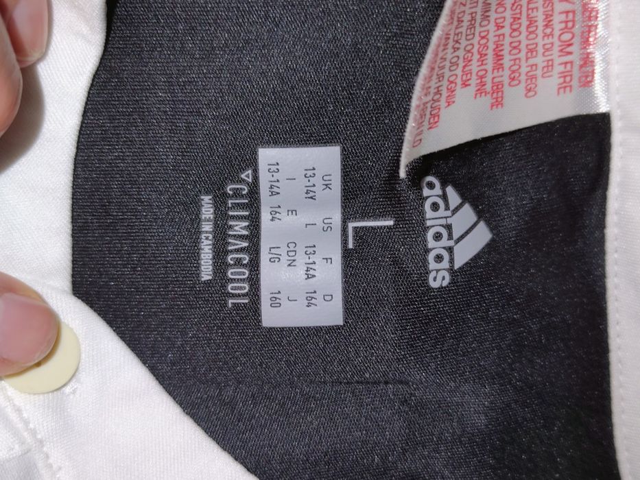 Две тениска на Адидас (Adidas)