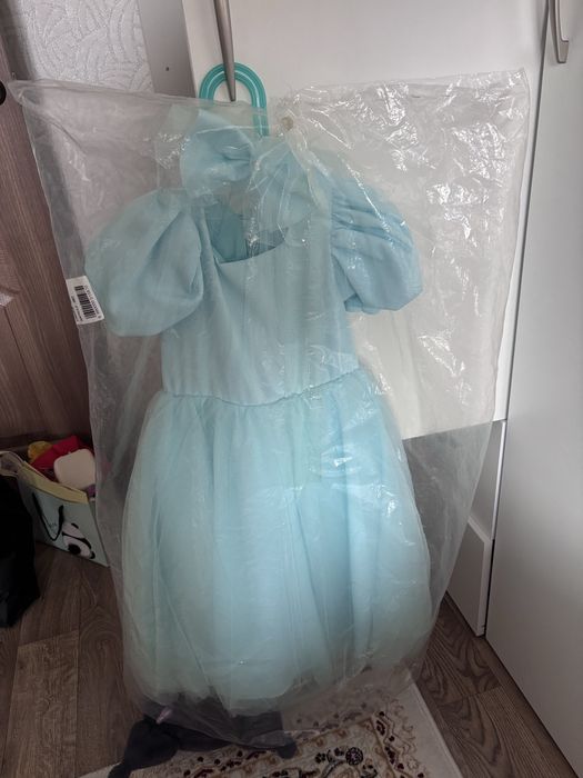 Платье нарядное 5-7 лет.