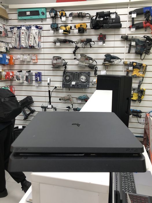 Playstation 4 slim 1tb (p25)