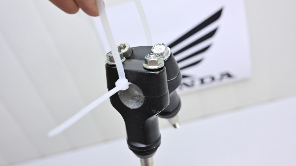 Risere Prinderi inaltatoare 22mm Ghidon OEM Honda CMX 500 ?