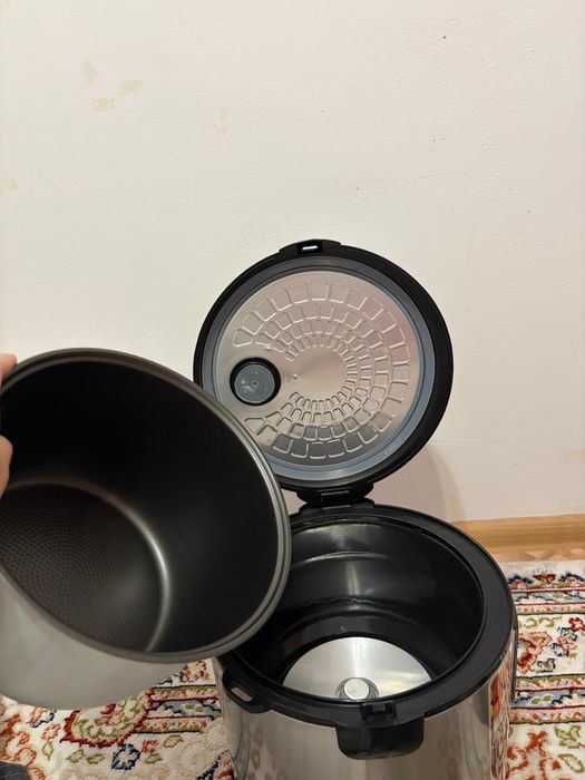 Срочно продам Новую Мультиварку