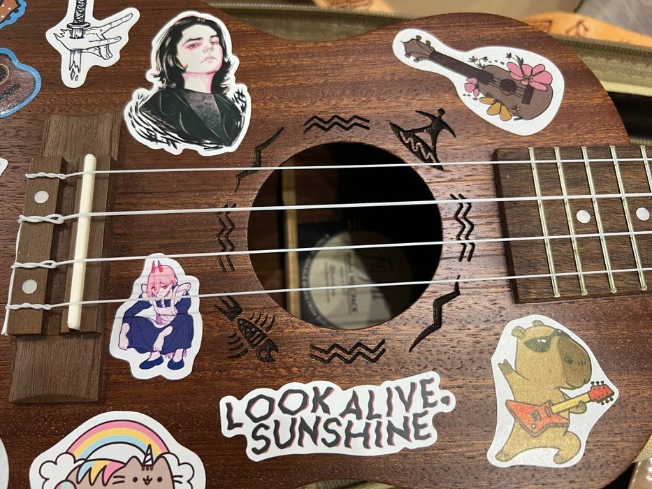 Срочно Продам Укулеле!!!