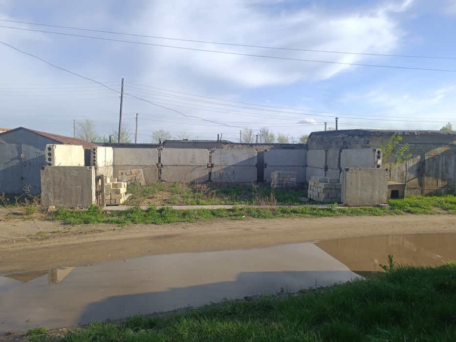 Продам бокс в 9 обществе