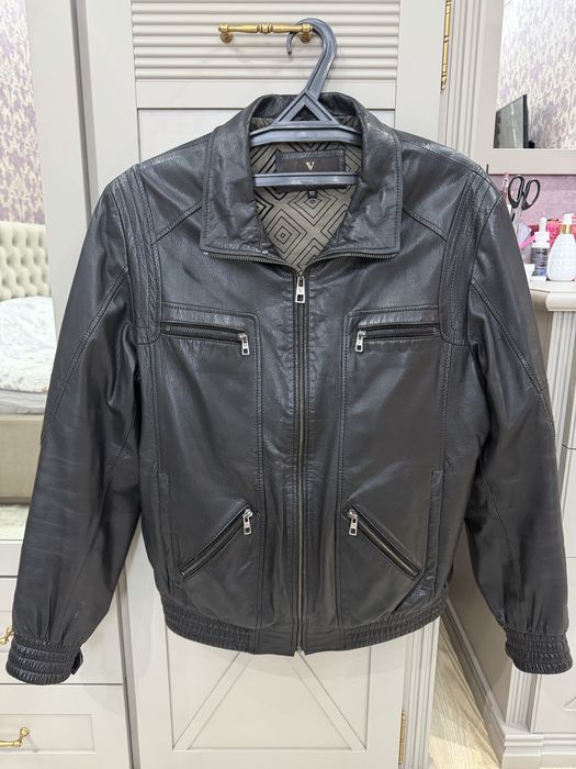 Продам мужскую кожаную куртку