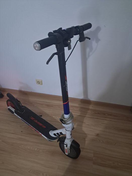 Trotineta electrica aprilia