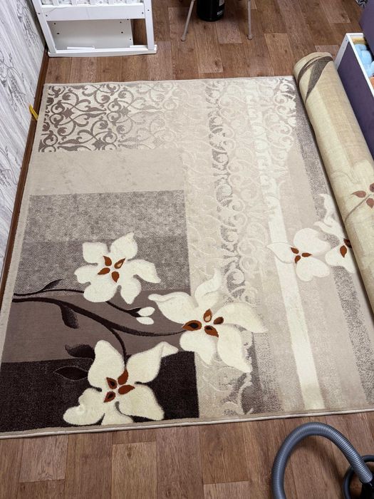 Ковёр напольный .