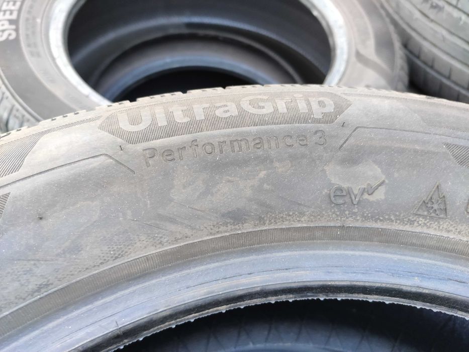 2бр Зимни гуми 235 60 18 - Goodyear - DOT 2025