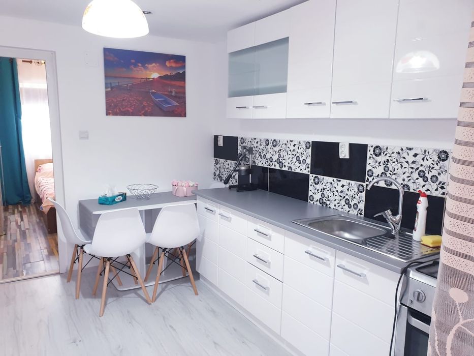 Apartament la curte,  lângă plajă