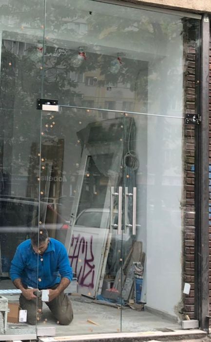 Montaj usi, ferestre, rulouri, sticla glisantă, balustrade. Reparatii