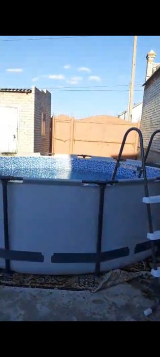 Каркасный бассеин с лестницей