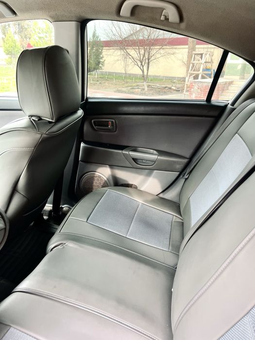 Mazda 3 Srochna Sotiladi xolati yaxshi Faqat Naxtka